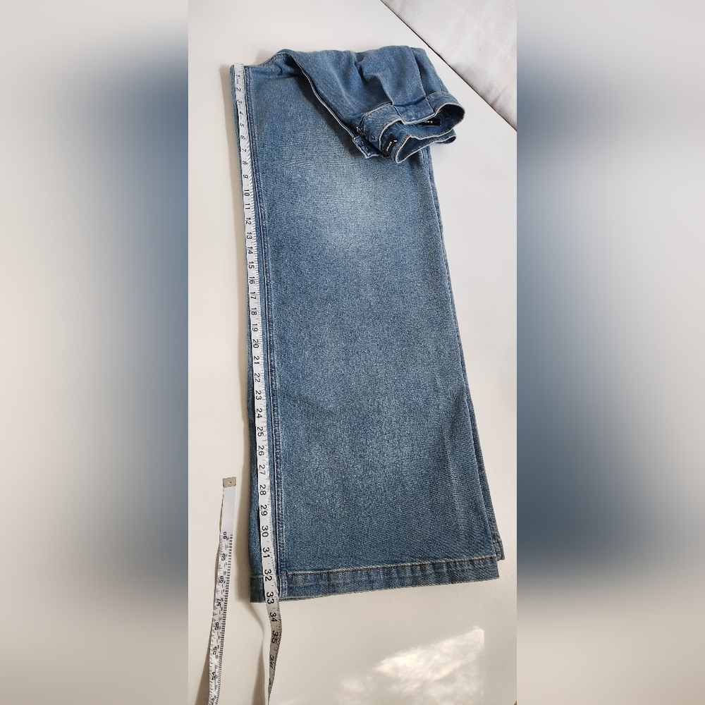 Express Relaxed Wide-Leg Super High Rise Denim Pants. Size: 10R - Picture 6 of 10